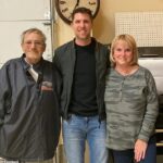 Legenda NASCAR Denny Hamlin sa vyjadril k smrti svojho otca (vľavo) pri požiari domu