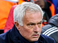 Ikonický úspech Joseho Mourinha sa pravdepodobne nezopakuje, ako to obviňuje prestupový trh Nuno Valente z FC Porto objíma svojho manažéra Josého Dos Santosa Mourinha