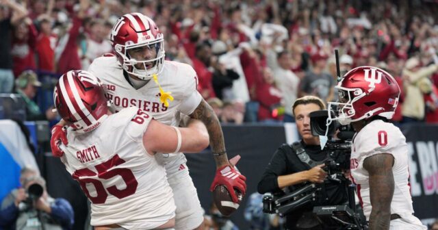 Indiana sa snaží zostať ostrá po dlhej prestávke pred Rose Bowl
