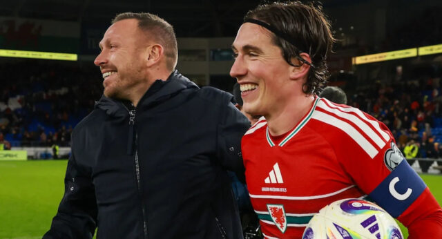 Inside Wales HQ: Bellamyho majstrovská taktická trieda Liam Cullen zdvihne palec