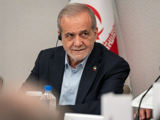 Iránsky prezident povedal, že USA, Izrael a Európa vedú s krajinou „plnohodnotnú vojnu“ | Správy o konflikte medzi Izraelom a Iránom
