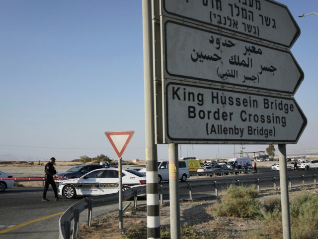 Izrael odopiera vstup kanadským poslancom, ktorí sa snažia dostať na okupovaný Západný breh | Správy o konflikte medzi Izraelom a Palestínou

