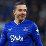 LONDÝN, ANGLICKO - 13. DECEMBRA: Jack Grealish z Evertonu sa pozerá počas zápasu Premier League medzi Chelsea a Evertonom na Stamford Bridge 13. decembra 2025 v Londýne v Anglicku. (Foto: Mike Hewitt/Getty Images)