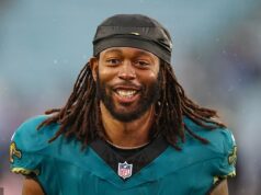 Jacksonville Jaguars odovzdali obrovské rozšírenie vo výške 60 miliónov dolárov hviezdnemu prijímaču Jakobimu Meyersovi šesť týždňov po tom, čo zaňho vymenili Jakobi Meyers sa dohodol na najväčšom kontrakte svojej doterajšej kariéry v NFL, 60 miliónov dolárov na tri roky