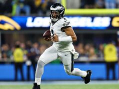 Jalen Hurts zahodil 4 zákroky, keď Chargers porazil Eagles v predĺžení Jalen Hurts zahodil 4 zákroky, keď Chargers porazil Eagles v predĺžení