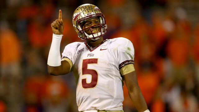 Jameis Winston porazil futbal FSU a upozornil na ženský futbalový Jameis Winston porazil futbal FSU a upozornil na ženský futbalový tím školy