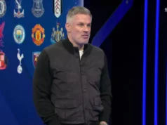 Jamie Carragher sa ospravedlnil Chelsea po telefonáte s kontroverzným tímom sezóny Moises Caicedo počas zápasu Newcastle vs Chelsea