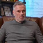 Jamie Carragher sa verejne ospravedlnil po tom, čo urobil kontroverzné rozhodnutie | Futbal | Šport