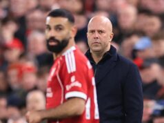 „Jasný víťaz“ bol vyhlásený v súboji Arne Slot proti Mo Salahovi, keď sa začína predĺžená absencia v Liverpoole Manažér Liverpoolu Arne Slot sa pozerá na Mohameda Salaha