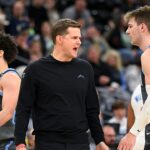 Jazzový tréner sa vrhá do tímu počas prehnaného oddychového času