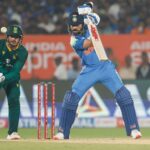 Virat Kohli zaznamenal stáročia po sebe v prvých dvoch ODI proti Južnej Afrike. (P/C: BCCI/X)