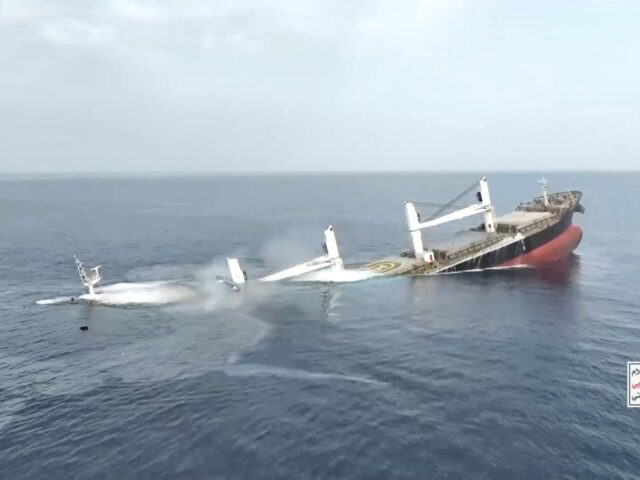 Jemenskí Húsíovia prepustili 9 námorníkov zadržiavaných od júlového útoku na Jemenskí Húsíovia prepustili 9 námorníkov zadržiavaných od júlového útoku na loď | Houthis News