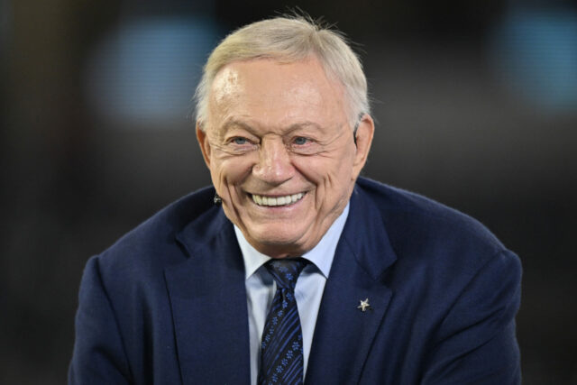 Jerry Jones po prehre Eagles MNF vs. logo pochodového šialenstva