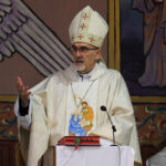 Jeruzalemský latinský patriarcha vedie vianočnú omšu v kostole v Gaze | Gaza