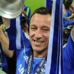 John Terry z Chelsea oslavuje zisk trofeje v Lige majstrov UEFA