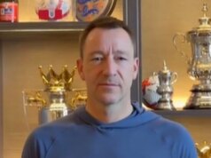 John Terry sa brutálne posmieva Tottenhamu, keď ikona Chelsea vrhá na svojich rivalov posmech John Terry na TikTok