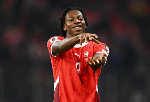 Jonan Manzambi z Freiburgu na radare PSG
