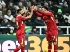 Jones odhaľuje, že Salah sa ospravedlnil spoluhráčom z Liverpoolu za výbušné komentáre po remíze Leedsu Jones odhaľuje, že Salah sa ospravedlnil spoluhráčom z Liverpoolu za výbušné komentáre po remíze Leedsu