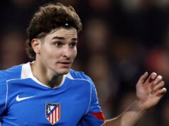 Julian Alvarez reaguje na rozhovory o prestupoch Liverpoolu a Barcelony prijatím Atlética Madrid Julian Alvarez sa pozerá počas zápasu Atlética Madrid