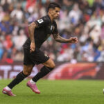 K Barcelone sa pripojili kluby Premier League v pretekoch o získanie bývalého obrancu – správa