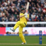 Cameron Green bowling pre indiánov z Bombaja v IPL 2023. (Credits: Getty)