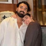 KL Rahul vyzerá podráždene, keď sú on a Athiya Shetty obsadzovaní uprostred série IND vs SA 2025 (sledovať)