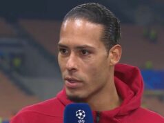 Kapitán Liverpoolu Van Dijk prerušil mlčanie o Salahovom spore o sloty | Futbal | Šport Kapitán Liverpoolu Van Dijk prerušil mlčanie o Salahovom spore o sloty | Futbal | Šport