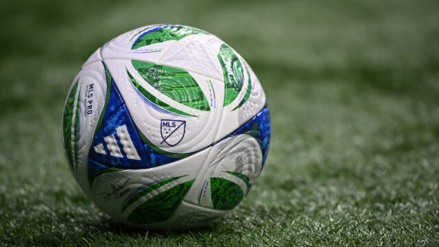 Kapitán Manchestru United utrpel v zápase zranenie nohy
