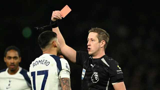 Kapitán Tottenhamu Romero môže dostať po červenej karte Liverpoolu dlhší zákaz činnosti
