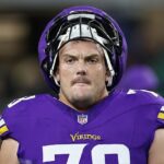 Center Vikings Ryan Kelly utrpel v tejto sezóne už tretí otras mozgu, ktorý pravdepodobne ukončil kariéru