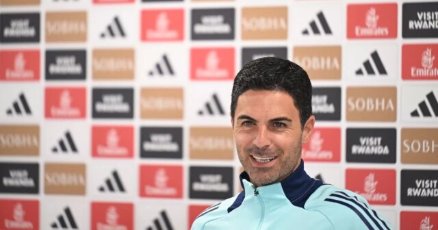 Tréner Arsenalu Mikel Arteta sa zúčastňuje tlačovej konferencie pred súbojom Premier League s Brightonom