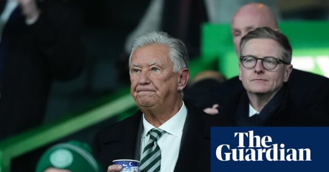 Keltský predseda Peter Lawwell odstúpi po „netolerovateľnom“ napádaní zo strany fanúšikov | keltský
