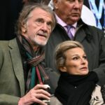 Klub Sira Jima Ratcliffa v chaose ako hráči „napádaní vlastnými fanúšikmi“ | Futbal | Šport