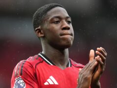 Kobbie Mainoo sa rozhodol zostať po zranení Bruna Fernandesa Kobbie Mainoo sa rozhodol zostať po zranení Bruna Fernandesa