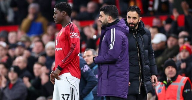 Kobbie Mainoo zdieľa záhadnú správu o tom, ako sa prehlbuje Kobbie Mainoo zdieľa záhadnú správu o tom, ako sa prehlbuje rad Man Utd | Futbal | Šport