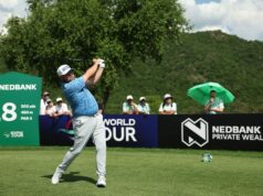 Koľko vyhral každý golfista zo 6 miliónov dolárov? Gary Players pózuje s Kristofferom Reitanom na Nedbank Golf Challenge (Zdroj obrázka: Getty)