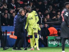 Kolo Muani podporuje Franka uprostred ťažkej jazdy Tottenhamu Kolo Muani podporuje Franka uprostred ťažkej jazdy Tottenhamu