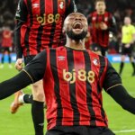 Antoine Semenyo oslavuje gól