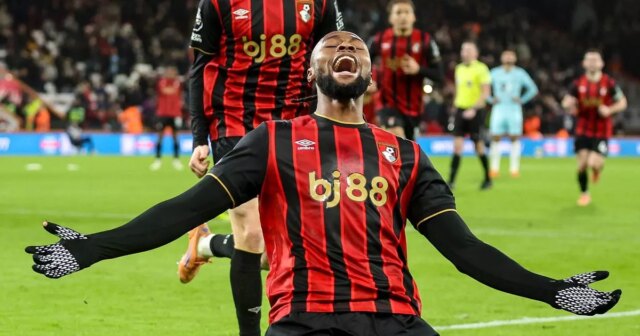 Antoine Semenyo oslavuje gól