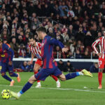 📸 Kométa na Camp Nou: hviezda Barçy vysiela Sergio Ramos