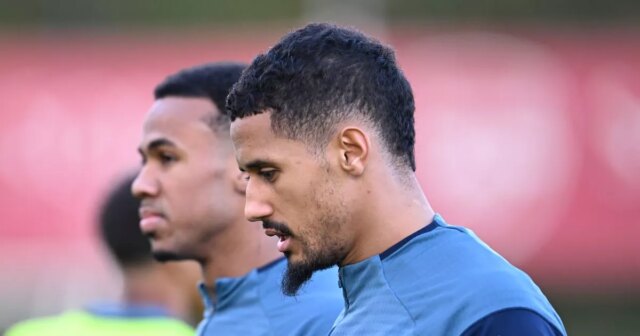 Kompletná zostava Arsenalu pre Brentford bola odhalená, keď sa ozvali William Saliba počas rozcvičky.