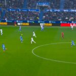 Kylian Mbappe útočí, keď Real Madrid vedie skoro proti Alavesovi