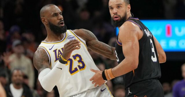 Lakers vyfúkli 20-bodový náskok, ale vyhrali po tom, čo sa Lakers vyfúkli 20-bodový náskok, ale vyhrali po tom, čo sa zo Sunsu vysunul Dillon Brooks