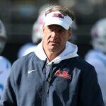 Lane Kiffin po skoku do LSU upustil od šokujúceho tvrdenia o fanúšikoch Ole Miss