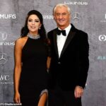Ian Rush sa poďakoval svojej snúbenici Carol Anthony (vľavo) za to, že bola po jeho boku po zdravotných problémoch začiatkom tohto mesiaca.