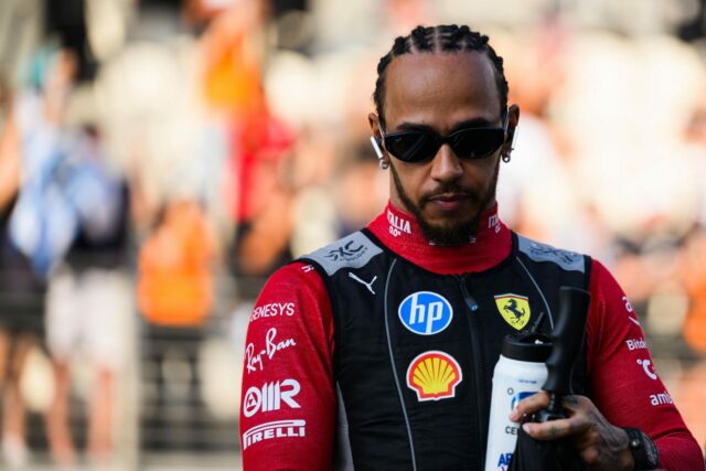 Lewis Hamilton reaguje na víťazstvo Landa Norrisa v roku 2025 Lewis Hamilton a Lando Norris na Veľkej cene Mexika - Zdroj: Getty
