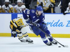 Lightning podpísal D JJ Moser na 8 rokov, predĺženie o 54 miliónov dolárov NHL: Pittsburgh Penguins v Tampe Bay Lightning