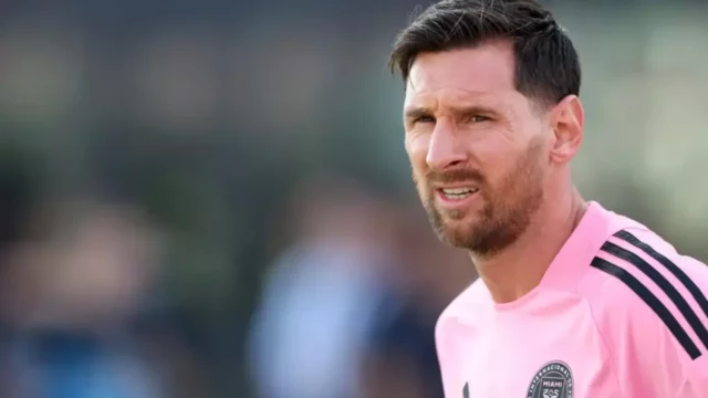 Lionel Messi navštevuje Indiu: Ponúka modlitby vo Vantare a získava Lionel Messi navštevuje Indiu: Ponúka modlitby vo Vantare a získava hodinky v hodnote 10,9 milióna ₹