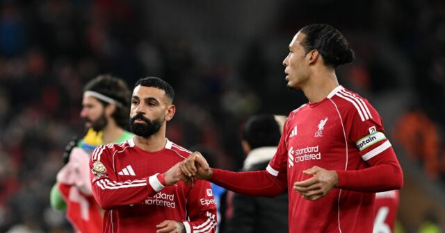 Mohamed Salah a Virgil van Dijk po remíze Liverpoolu v Premier League so Sunderlandom