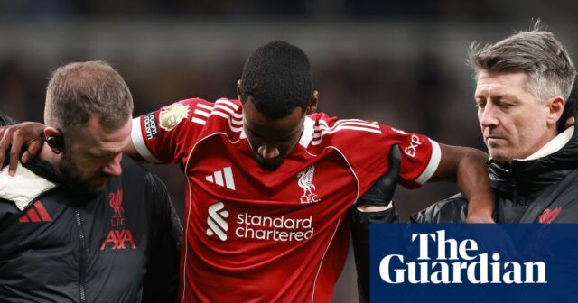 Liverpool sa obáva, že Alexander Isak si zlomil nohu po hororovom zranení proti Spurs | Liverpool
